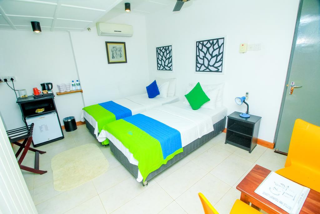 Settle Inn Tourist Lodge Канді Номер фото