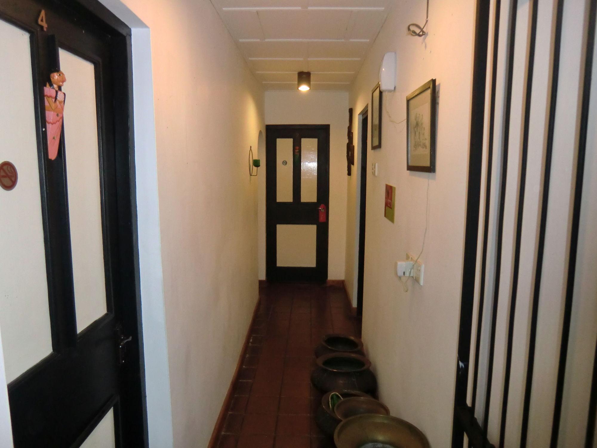 Settle Inn Tourist Lodge Канді Екстер'єр фото